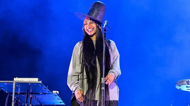 Erykah Badu announces tour supporting sophomore album, ‘Mama’s Gun’