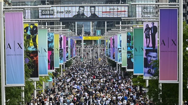 Oasis mourns fan who died during Wembley Stadium concert