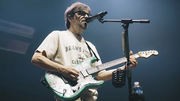 Weezer fuels new music speculation with social media & website logo change