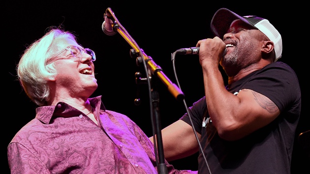 R.E.M.’s ‘Everybody Hurts’ covered by Darius Rucker in honor of his new band with Mike Mills
