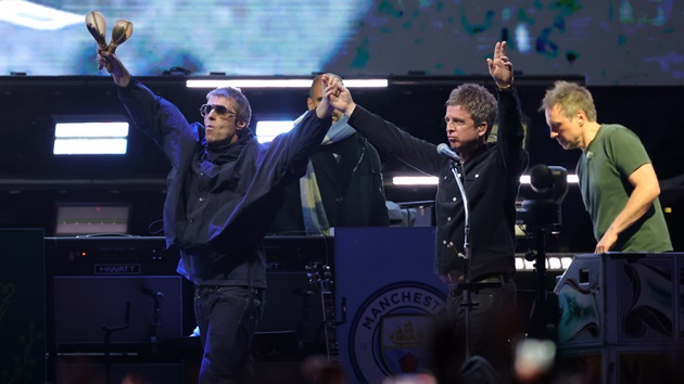 Cham-page Supernova: Oasis announces photo book capturing reunion tour