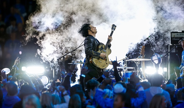 Watch Jack White’s Thanksgiving Detroit Lions halftime performance