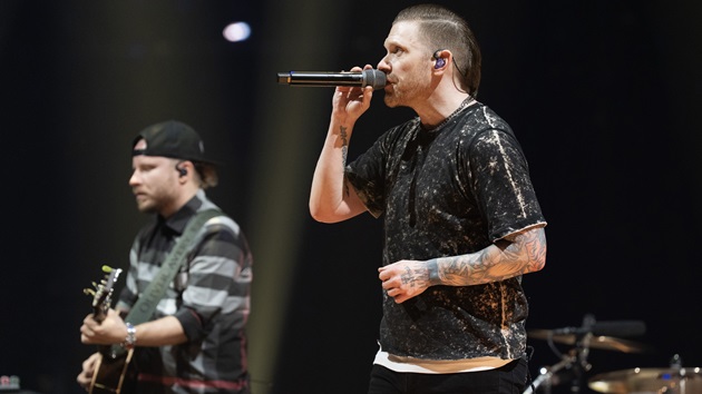 Members of Shinedown, Halestorm & Collective Soul playing tribute concert to late Philly DJ