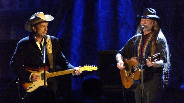 Bob Dylan has a lot to say about Willie Nelson