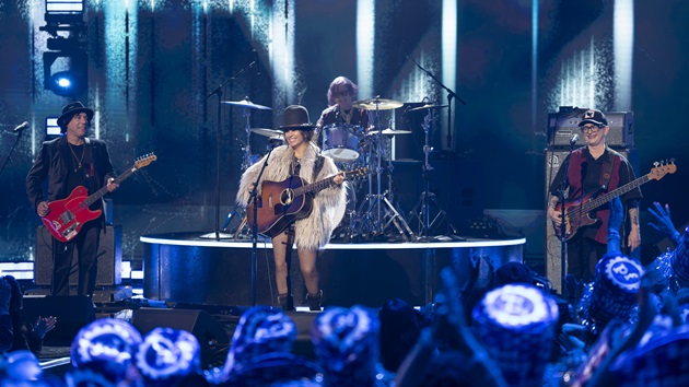 Linda Perry teases new 4 Non Blondes album & ’embarrassingly honest’ documentary