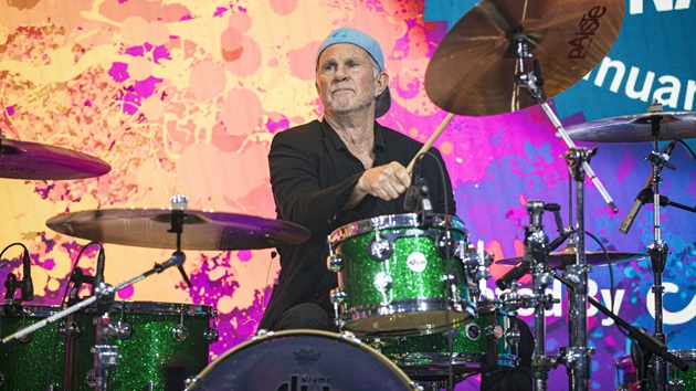 RHCP’s Chad Smith to teach Legends of the ’70s drum instruction course