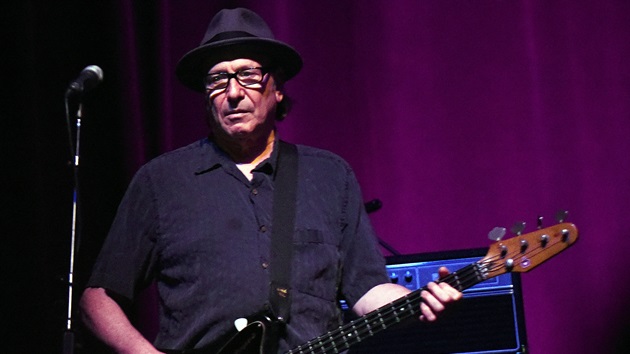 Television bassist Fred Smith dead at 77