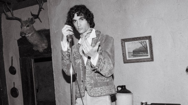 Watch sombr go back to the Wild West in new ‘Homewrecker’ video