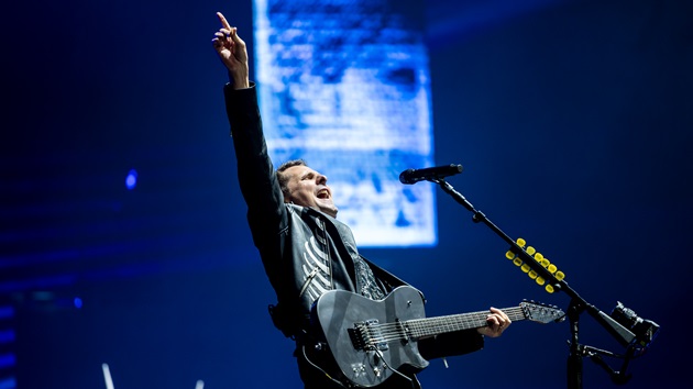 Muse hints at new music with binary code teaser