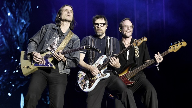 Weezer announces The Gathering tour; new single ‘Shine Again’ out in April