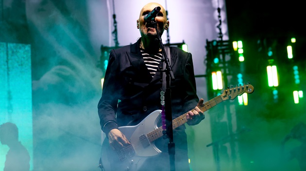 Billy Corgan makes Coachella debut during sombr’s set