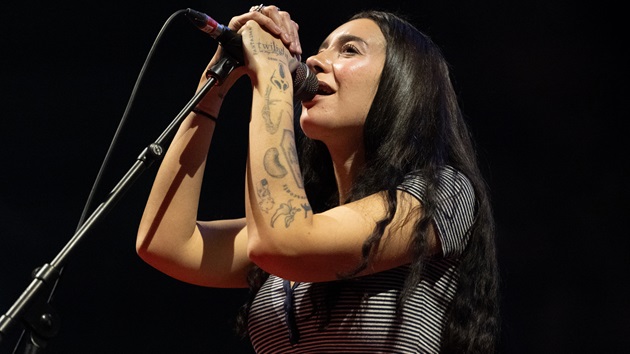 Julia Wolf announces Deep End headlining tour