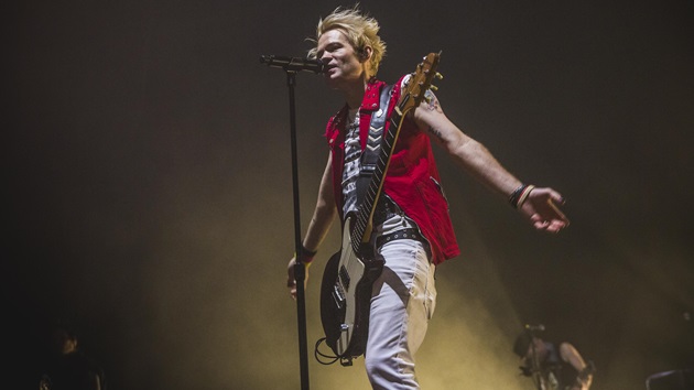 Sum 41’s Deryck Whibley launches video series dedicated to guitar collection