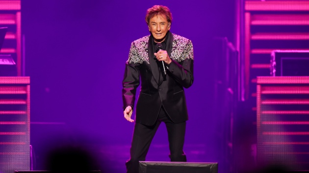 Barry Manilow postpones more shows on his North American tour