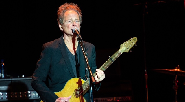 Woman accused of stalking and attacking Fleetwood Mac’s Lindsey Buckingham arrested