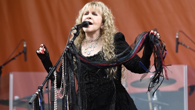 Stevie Nicks performs ‘Don’t Stop’ for the first time in 15 years at New Orleans Jazz Fest