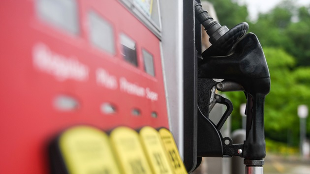 Gas prices near highest level in 4 years ahead of Memorial Day