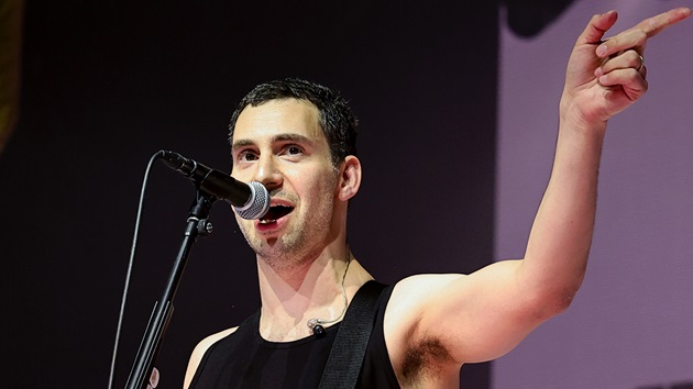 Bleachers selling limited $30 tickets to MSG show