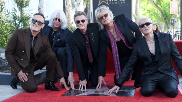 Def Leppard extends 2026 world tour
