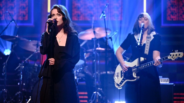 Watch Violet Grohl perform ‘Bug in the Cake’ on ‘The Tonight Show’