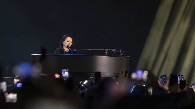 As ‘Bring Me to Life’ goes Diamond, Evanescence references the early days on new ﻿album
