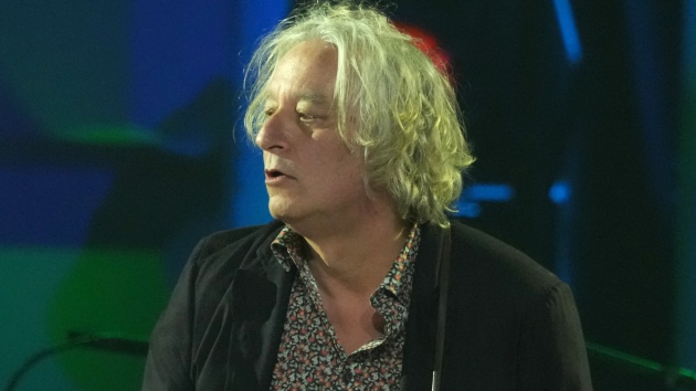 R.E.M.’s Peter Buck releases new single with band Drink The Sea