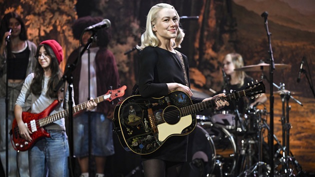 Watch Phoebe Bridgers perform ‘Lost Boys’ during surprise ﻿’Tonight Show﻿’ appearance