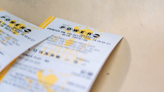 Powerball player in Illinois wins $1 billion jackpot