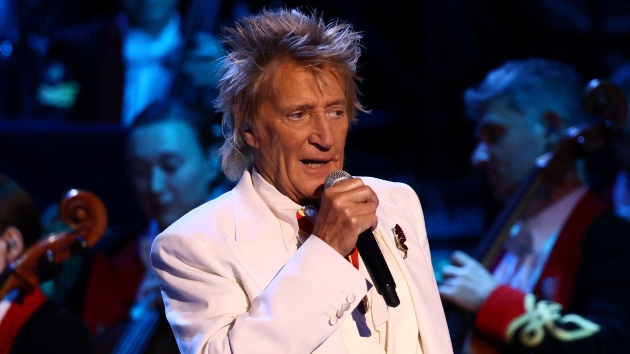 Rod Stewart postpones Cincinnati show just hours before showtime due to ‘minor medical procedure’