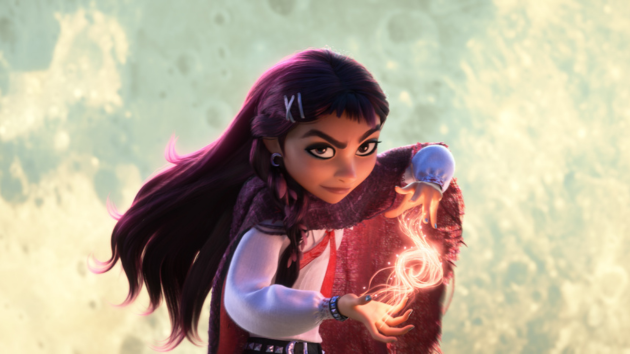 Hailee Steinfeld, Rashida Jones star in new ‘Hexed’ trailer